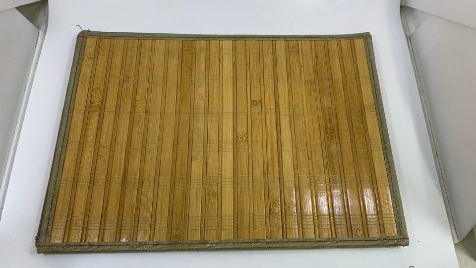 4 BAMBOO PLACEMATS.