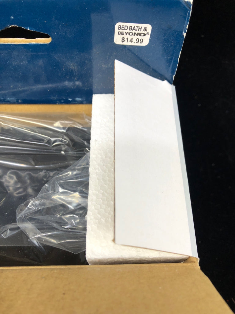 NIB MAIL CENTER W/KEY HOOKS.