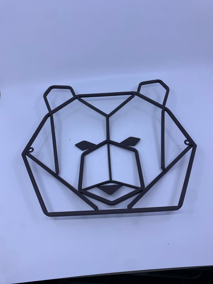 BROWN METAL BEAR HEAD WALL HANGING.