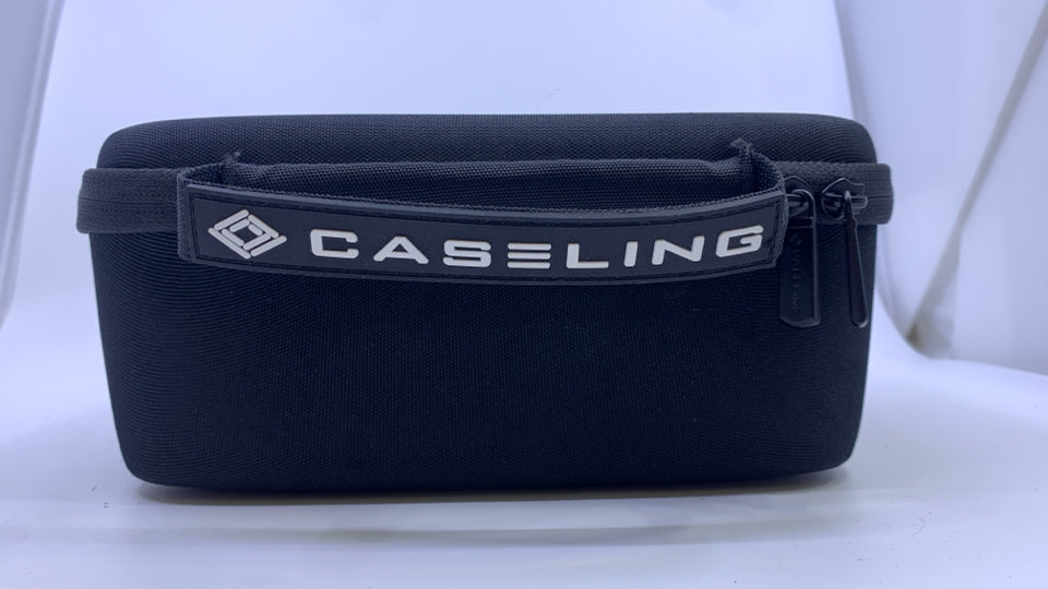 BLACK CASE WITH ZIPPER-CASELING.