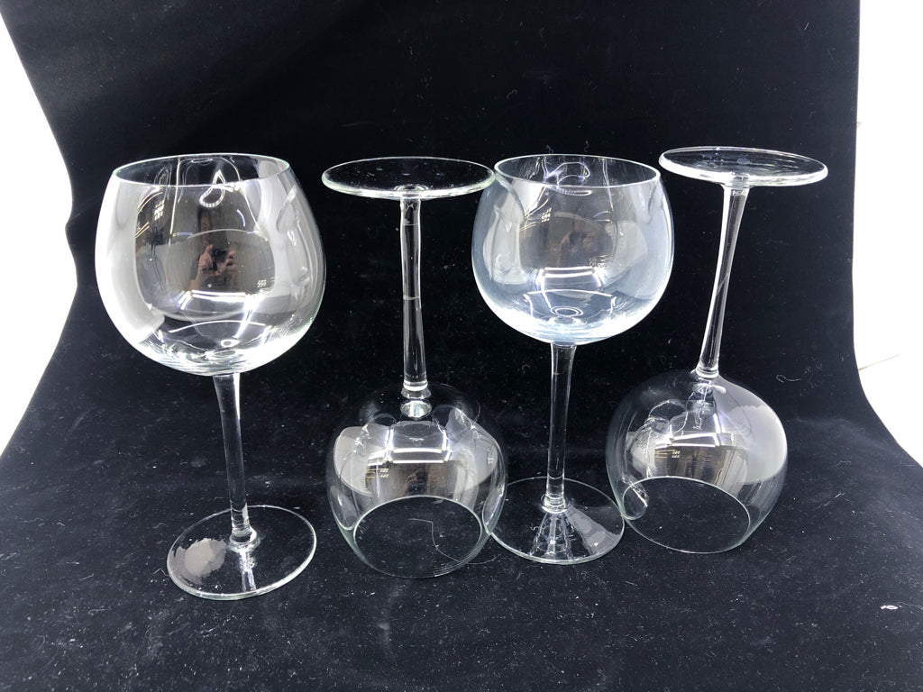 4 WINE GLASSES.