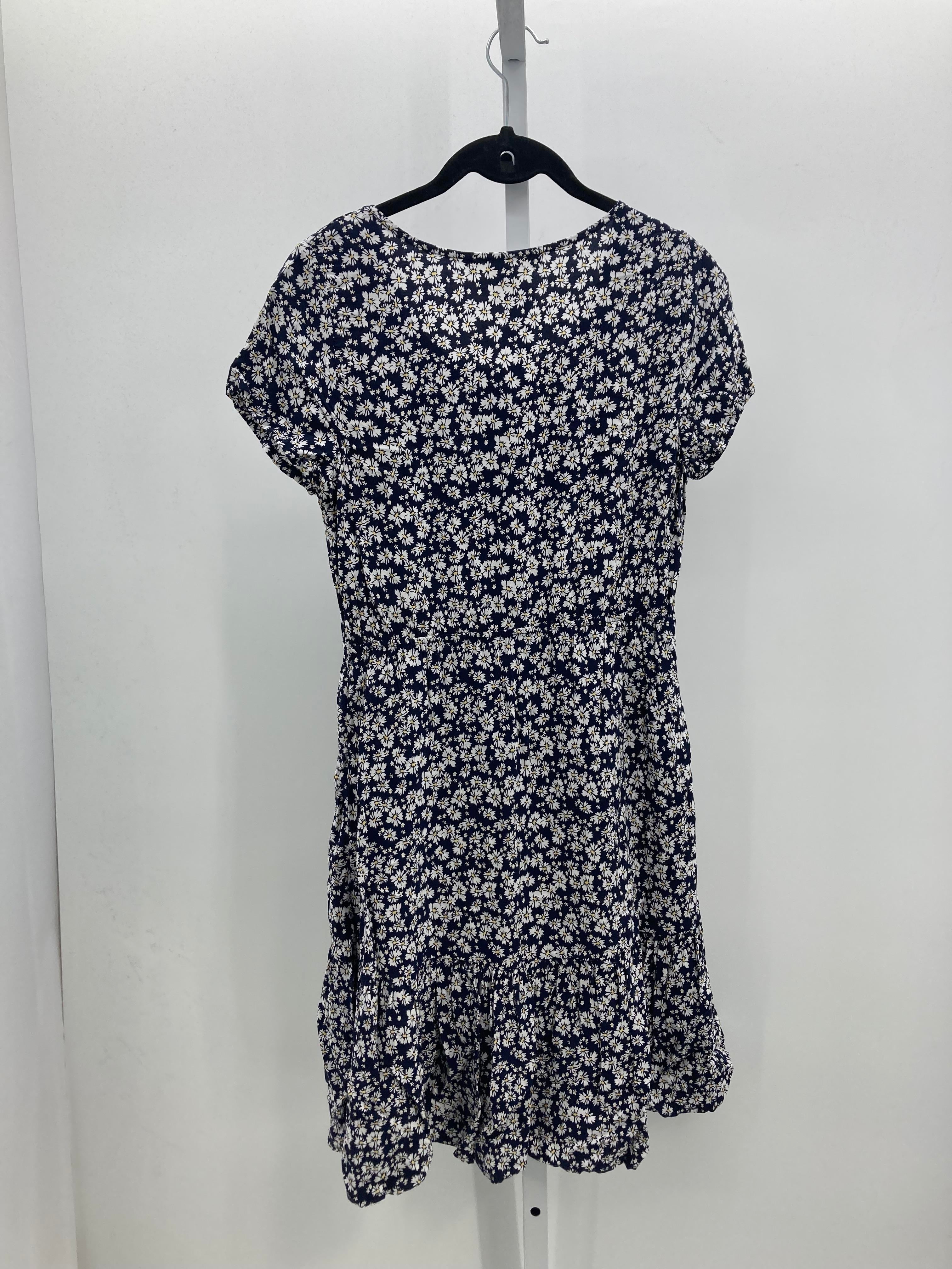 Passport Size Medium Juniors Short Sleeve Dress