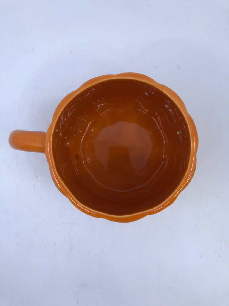 AUTUMN DREAMS PUMPKIN MUG.