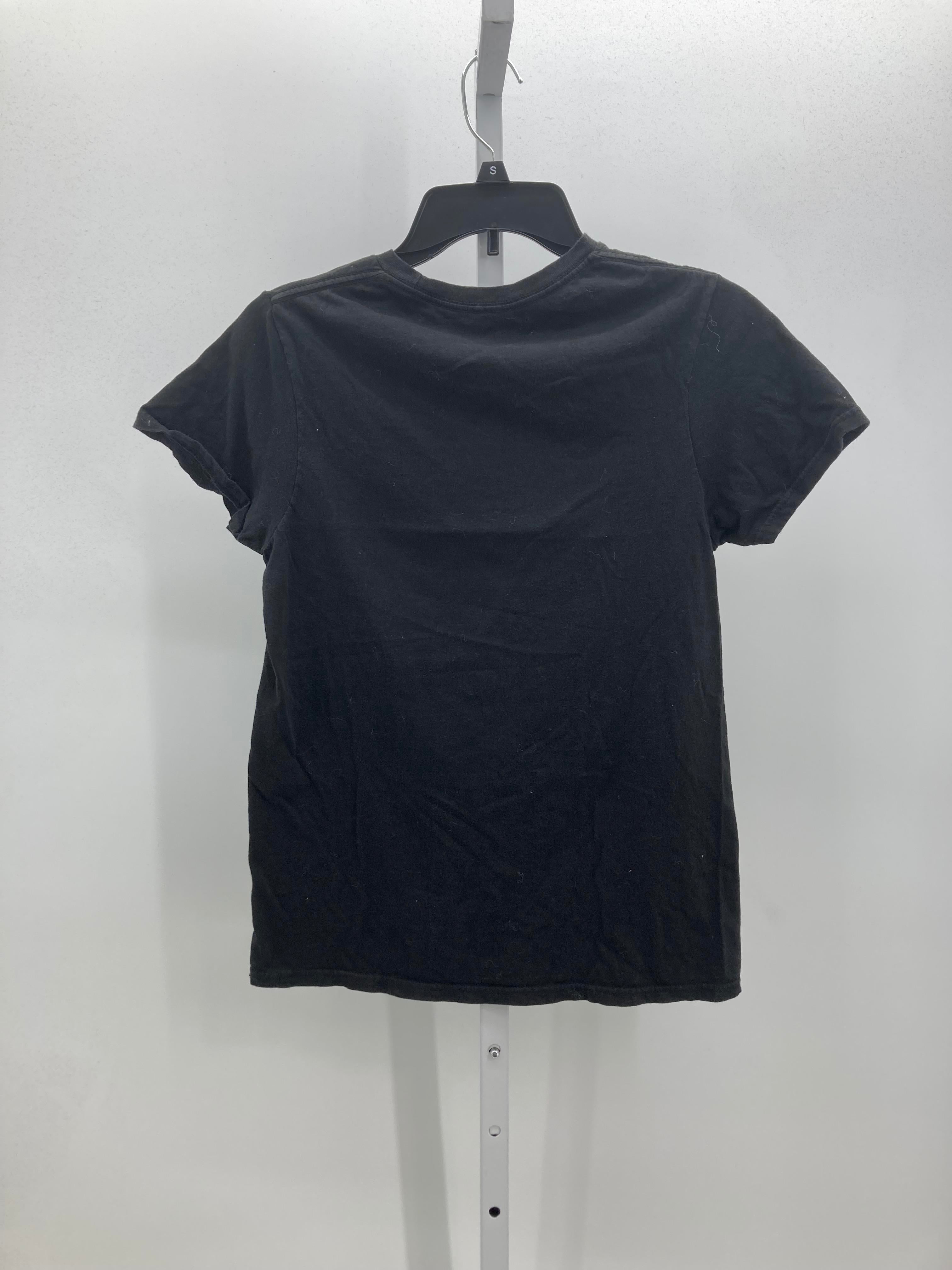 GRAPHIC KNIT TEE.