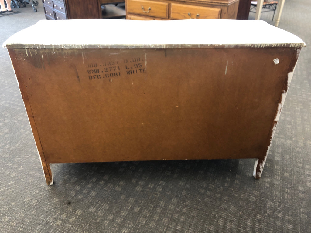 6 DRAWER PAINTED WOOD DRESSER W/ SILVER HARDWARE.