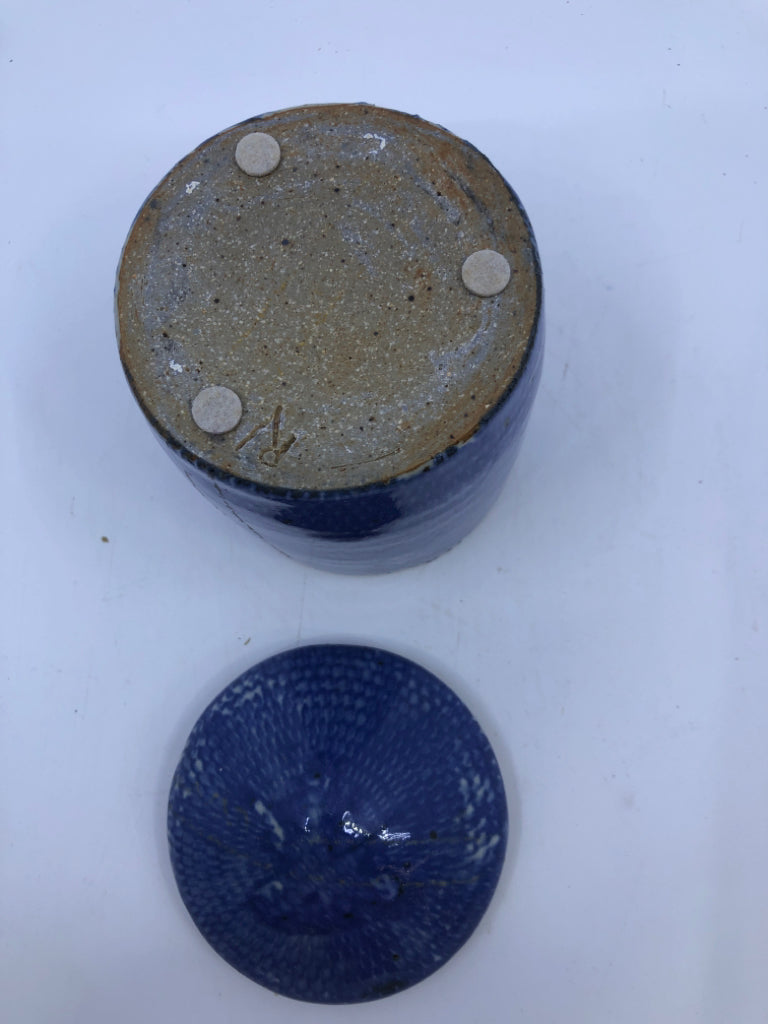 BLUE POTTERY CANISTER ROUNDED LID.