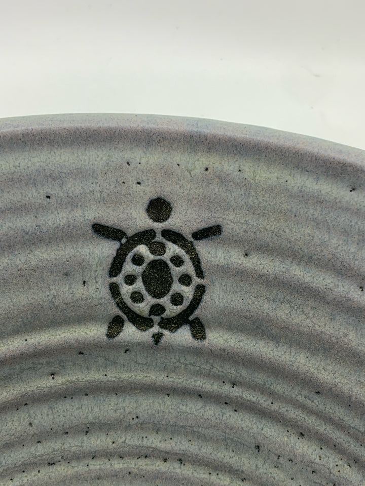 TURTLE STAMPED POTTERY SERVING BOWL MADE IN ITALY.