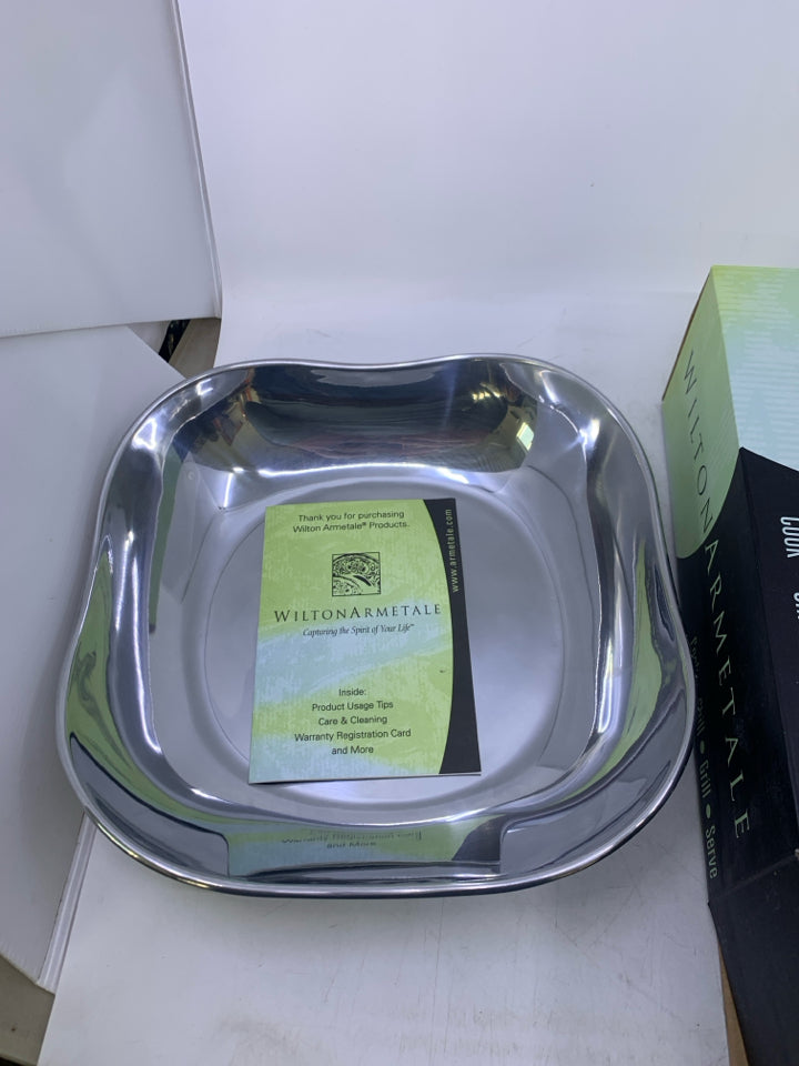 NIB 3 PC BOSTON SALAD SET BAMBOO UTENSILS.