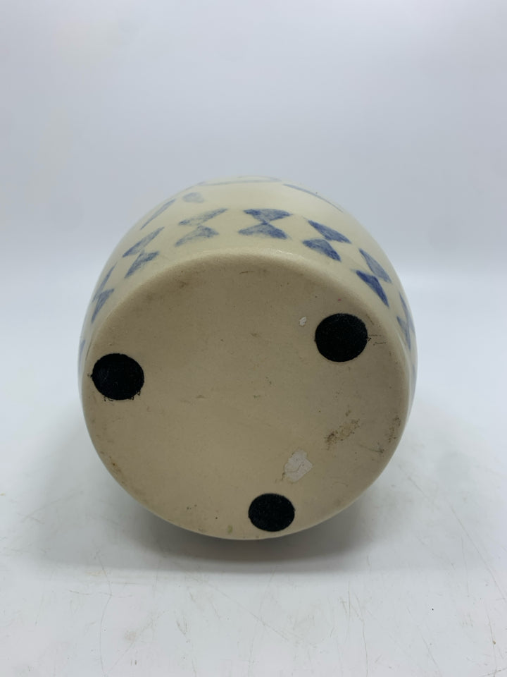 ROUND BLUE SCROLL CERAMIC JAR W/WOOD LID.