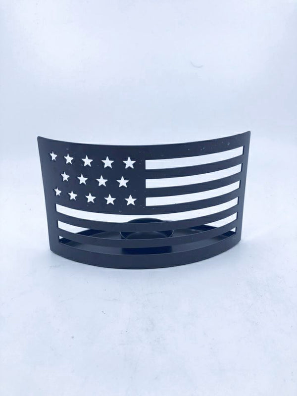 AMERICAN FLAG METAL TEA LIGHT CANDLE HOLDER.