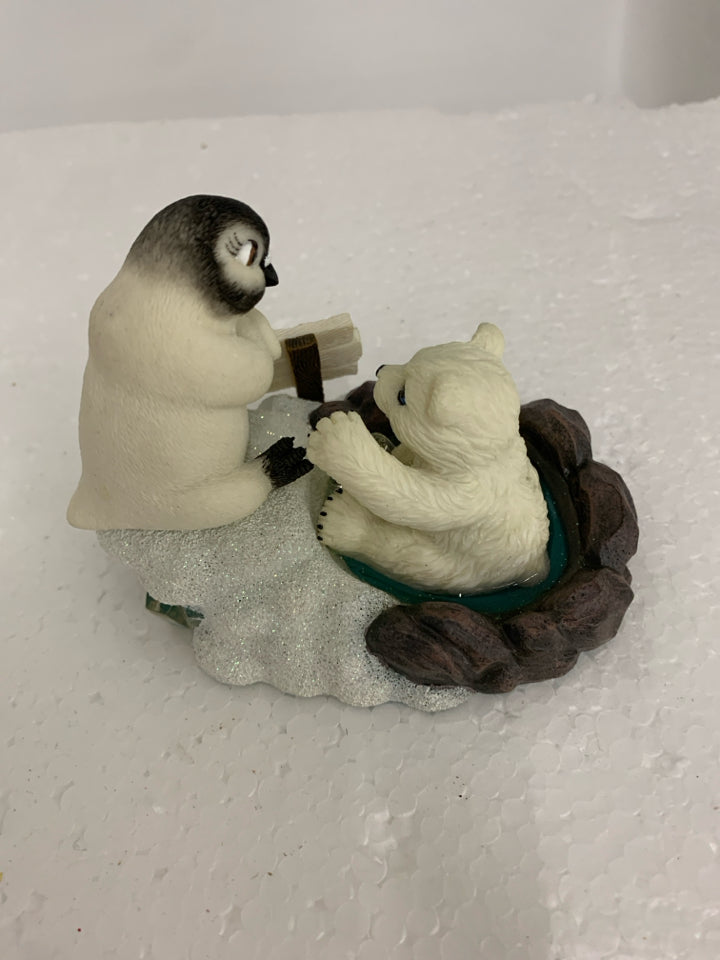 POLAR BEAR/PENGUIN HOT SPRINGS POLAR PLAYMATES.