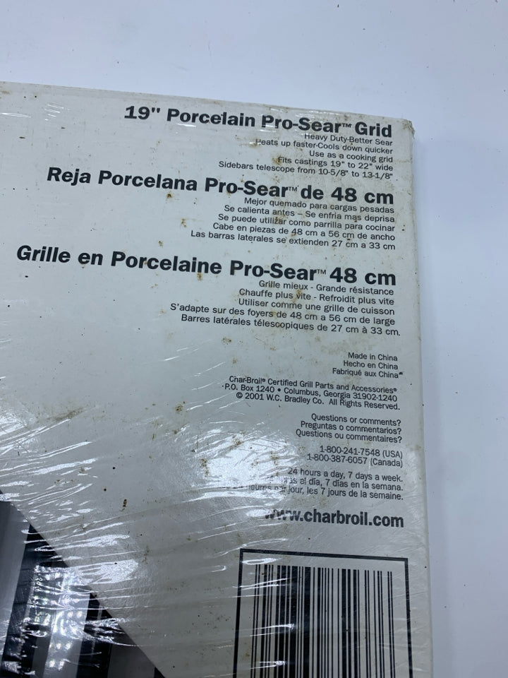 NIP CHAR-BROIL PORCELAIN GRID.