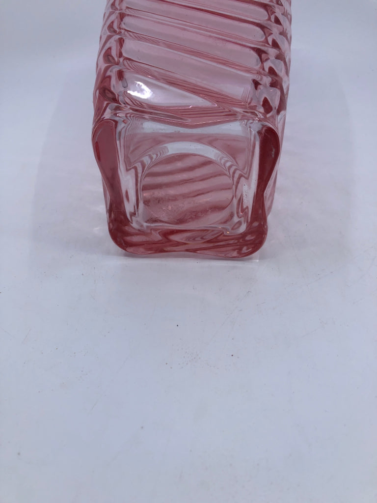 PINK SQUARE RIBBED VASE.