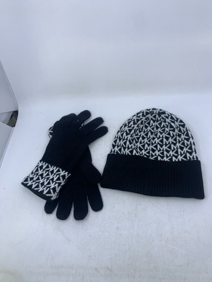 Michael Kors Logo Hat & Glove Set- One Size