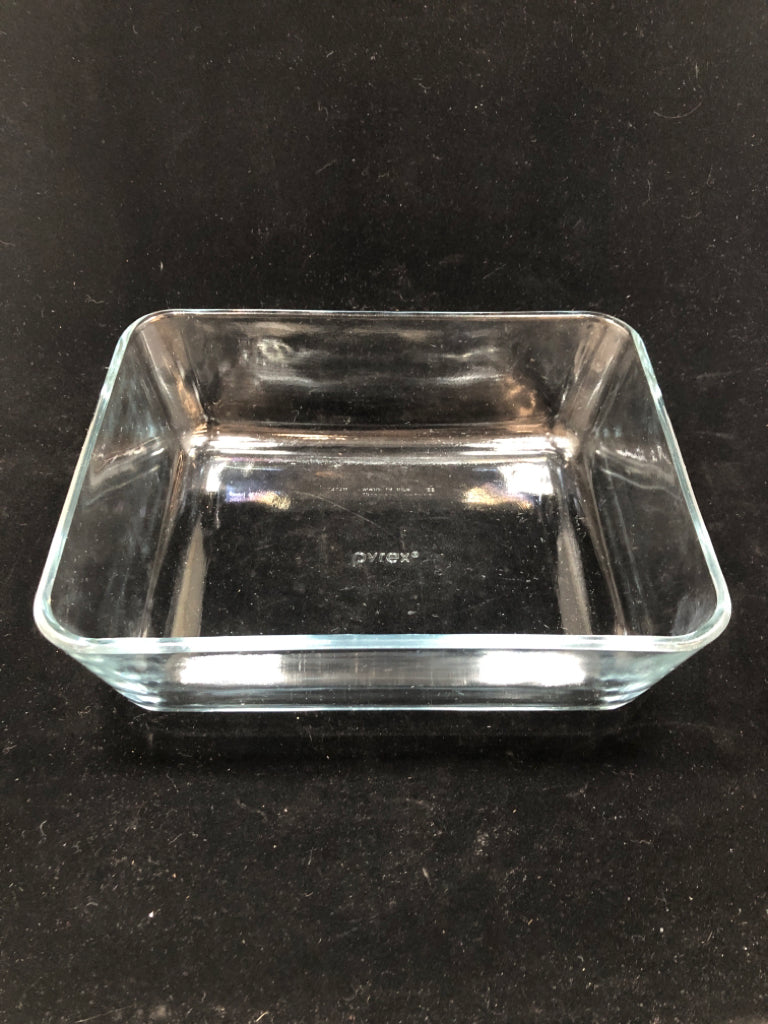 CLEAR GLASS RECTANGLE BAKING DISH.