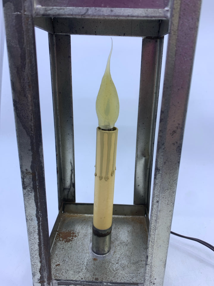 METAL LIGHT UP LANTERN.