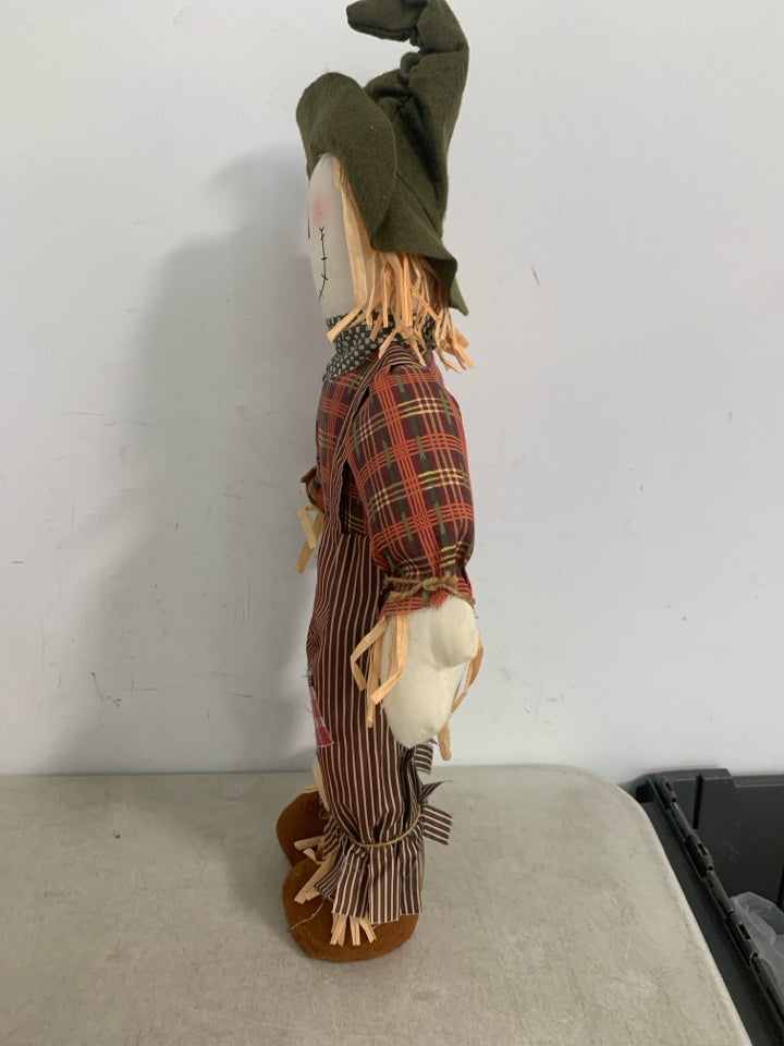 PLUSH STANDING SCARECROW.