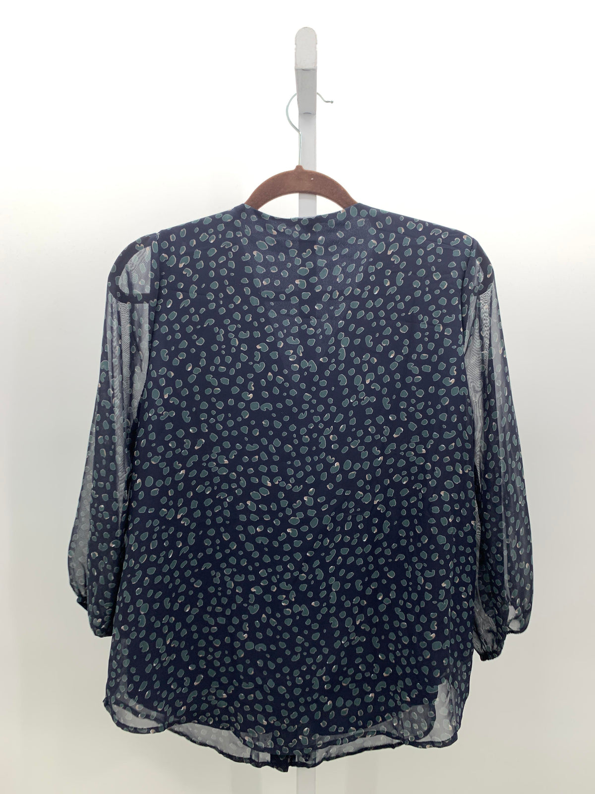 Size Medium Misses 3/4 Sleeve Shirt