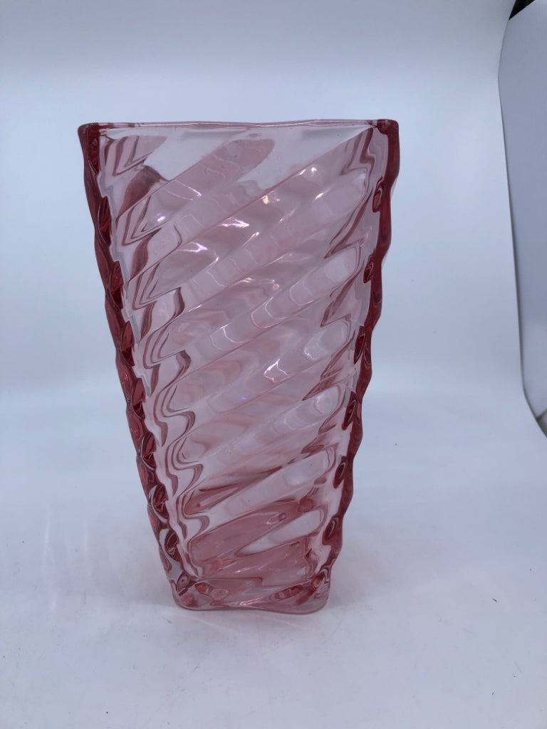 PINK SQUARE RIBBED VASE.