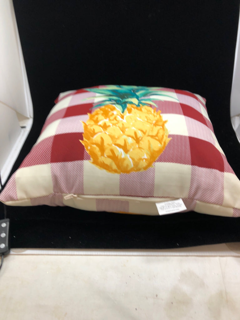 RED CHECKERED PINEAPPLE PILLOW HAMPTON BAY.