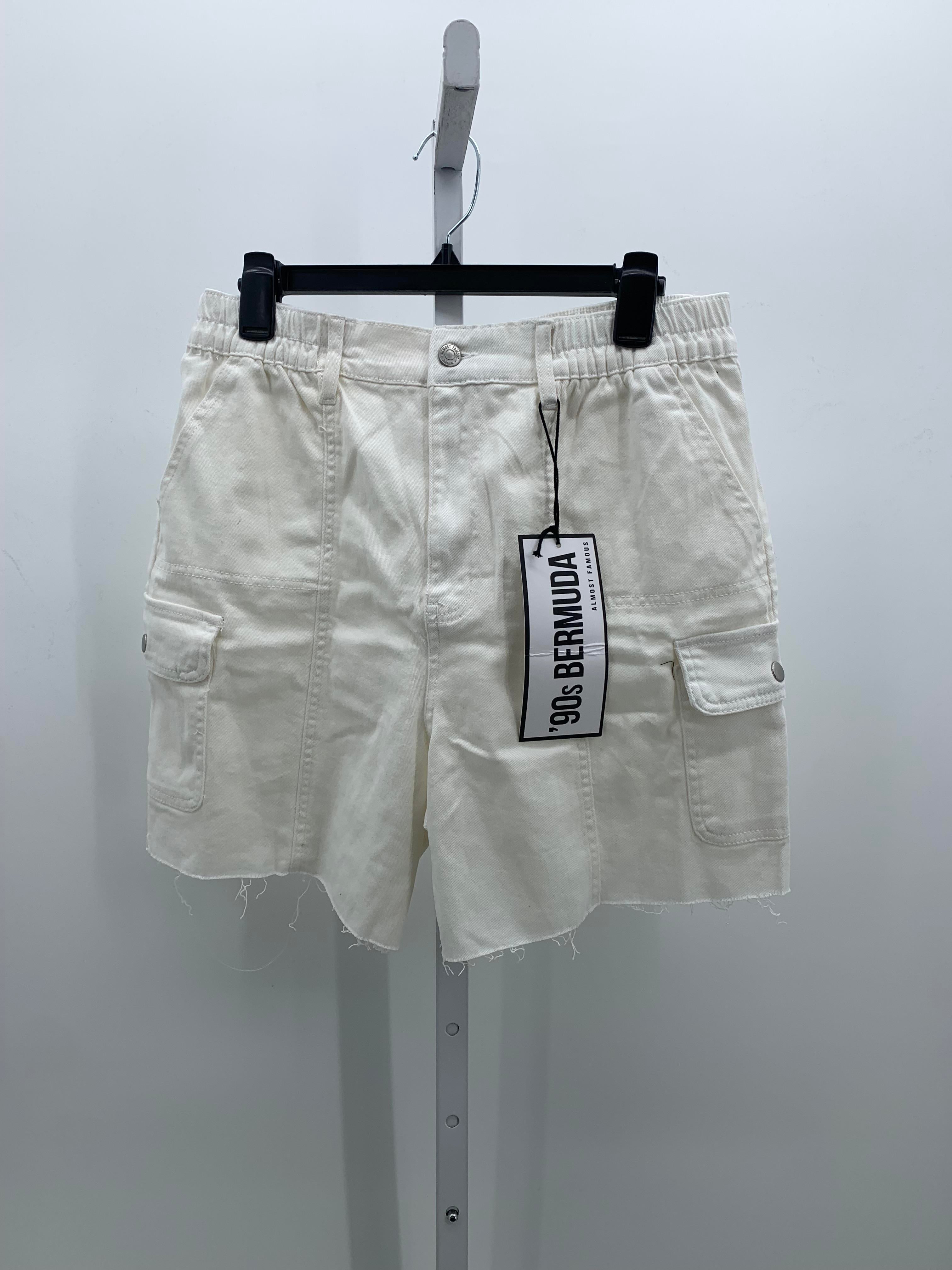 Almost Famous Size Extra Large Juniors Shorts