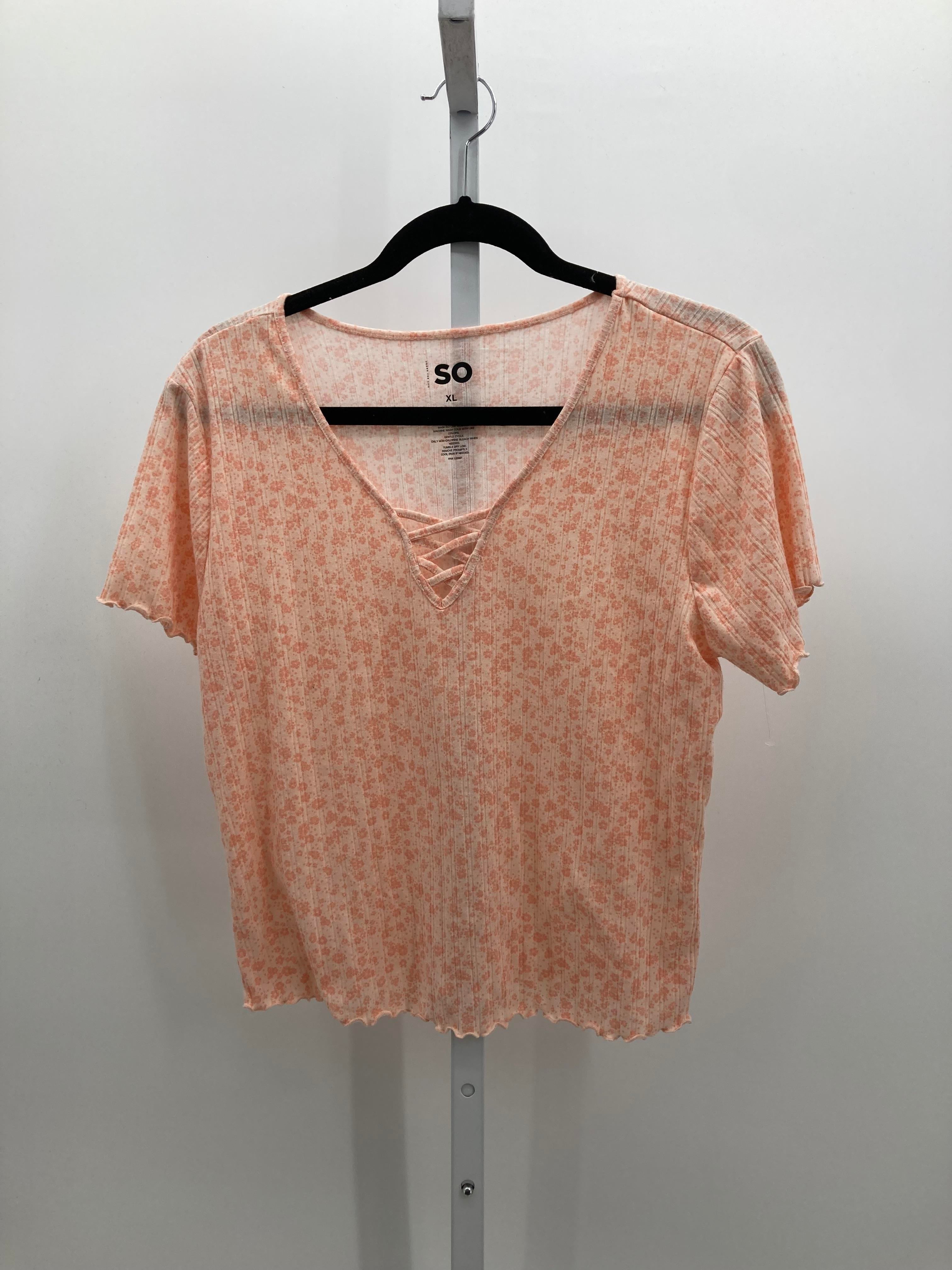 SO Size Extra Large Juniors Short Sleeve Shirt
