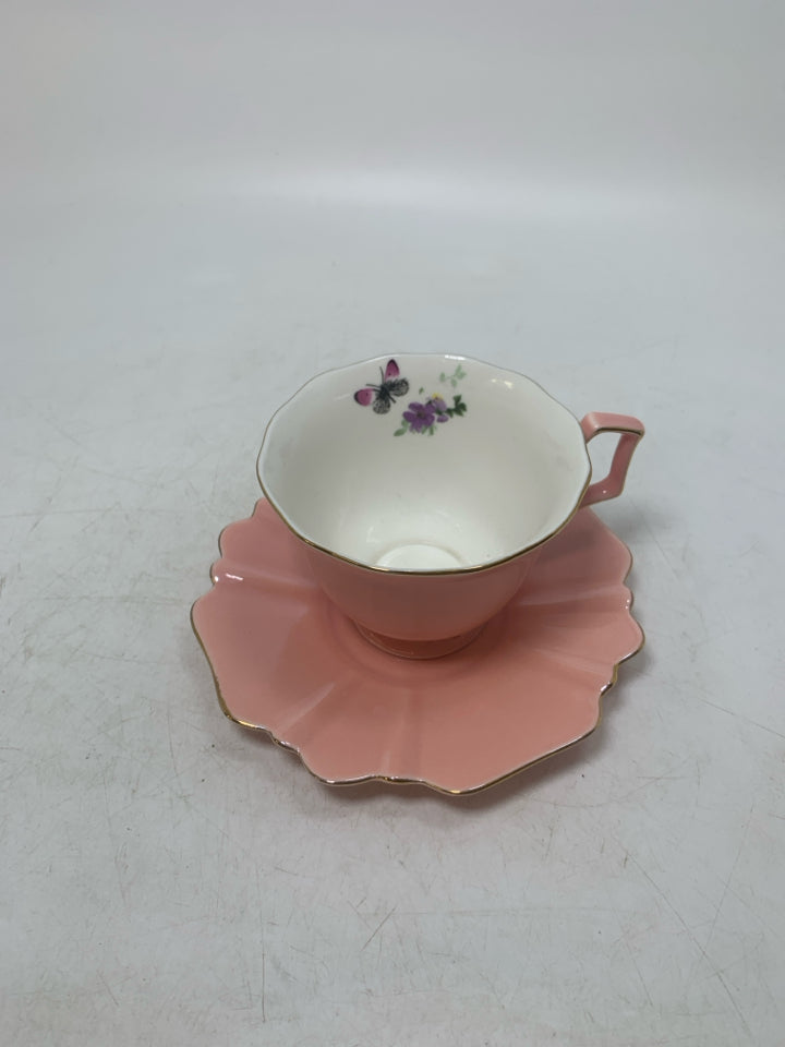 MERITAGE TEACUP W/ BUTTERFLY INSIDE.