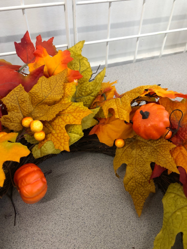 FAUX MAPLE LEAF AND PUMPKINS WREATH W/LIGHTS.