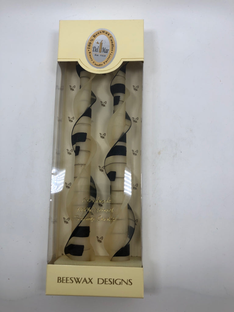 NIB VTG BEESWAX MUSIC NOTE DETAILED TAPERED CANDLES.