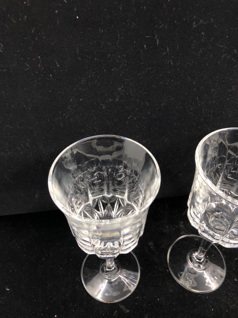 4 CUT GLASS BOTTOM WINE GLASSES.