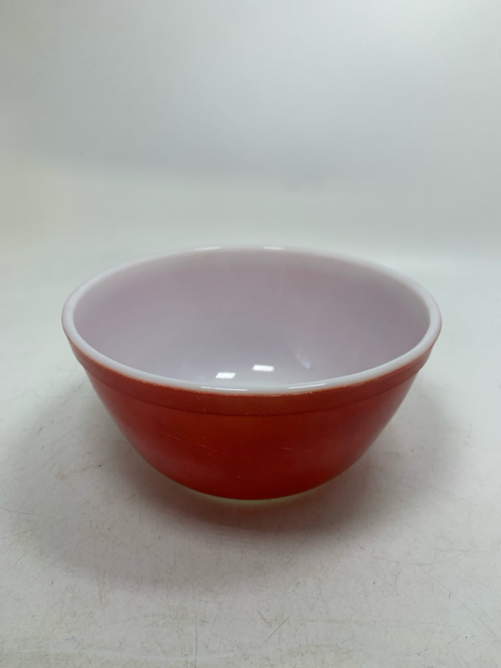 VTG PRIMARY COLOR RED MIXING BOWL.