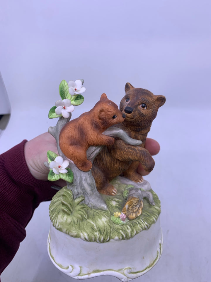 MAMA BEAR AND BABY ON TREE CERAMIC.