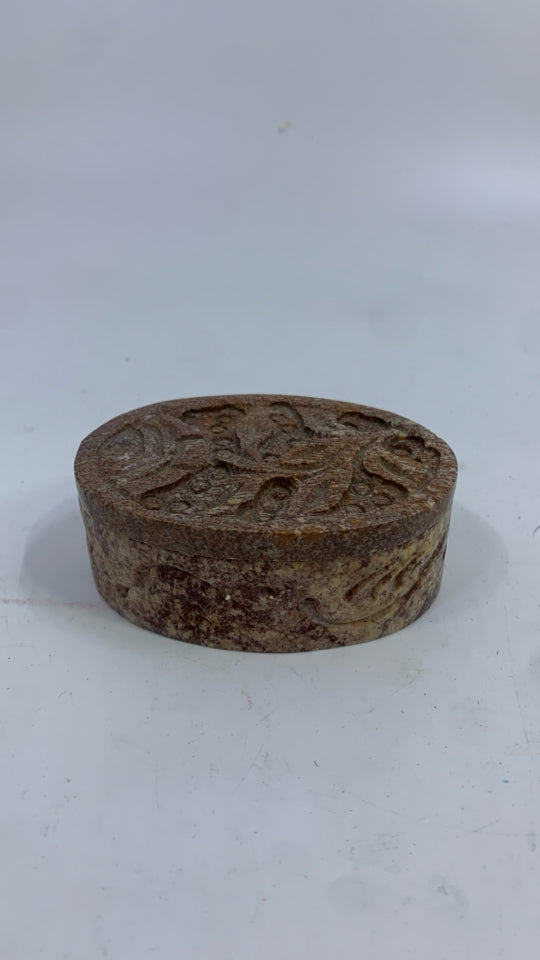 HAND CARVED SOAPSTONE TRINKET BOX W/FLORAL & LEAF DESIGN.
