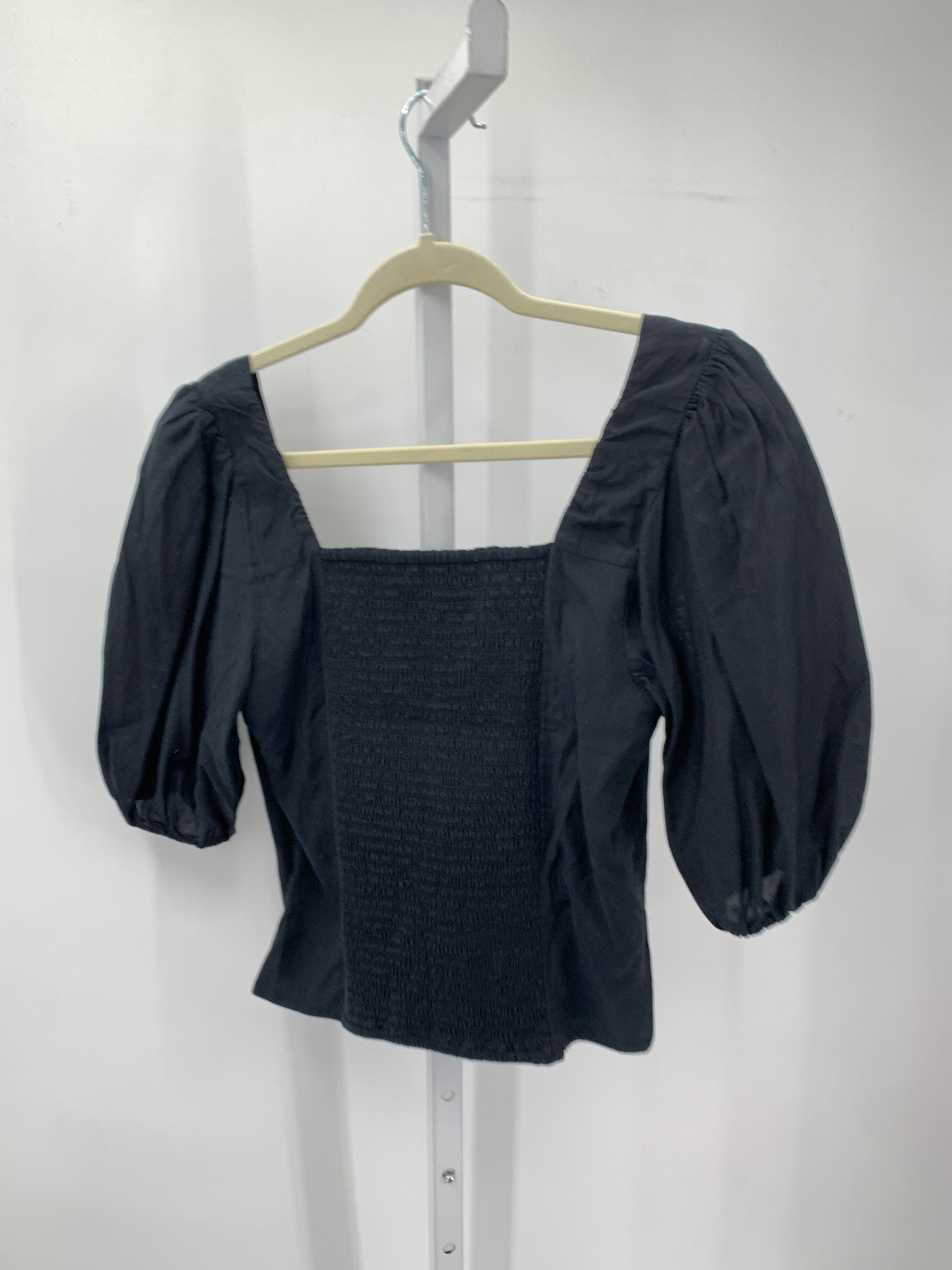 Abercrombie Size Medium Juniors Short Sleeve Shirt