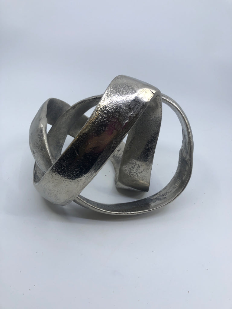 SILVER ABSTRACT DESK DECOR.
