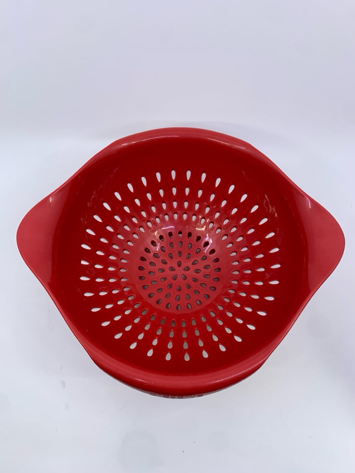 PRESERVE RED COLANDER.