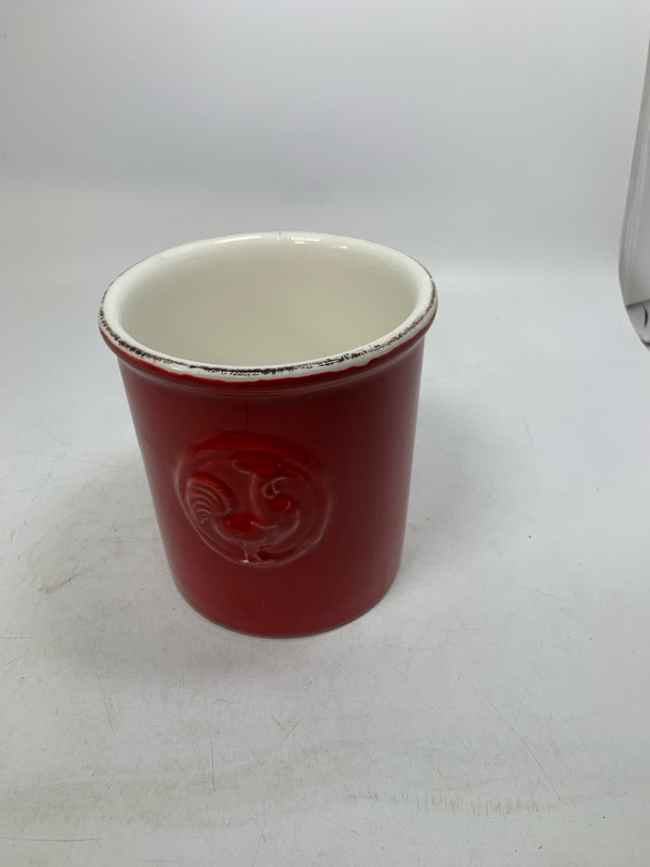 CROCK W/ EMBOSSED ROOSTER WHITE INSIDE MADE IN ITALY.
