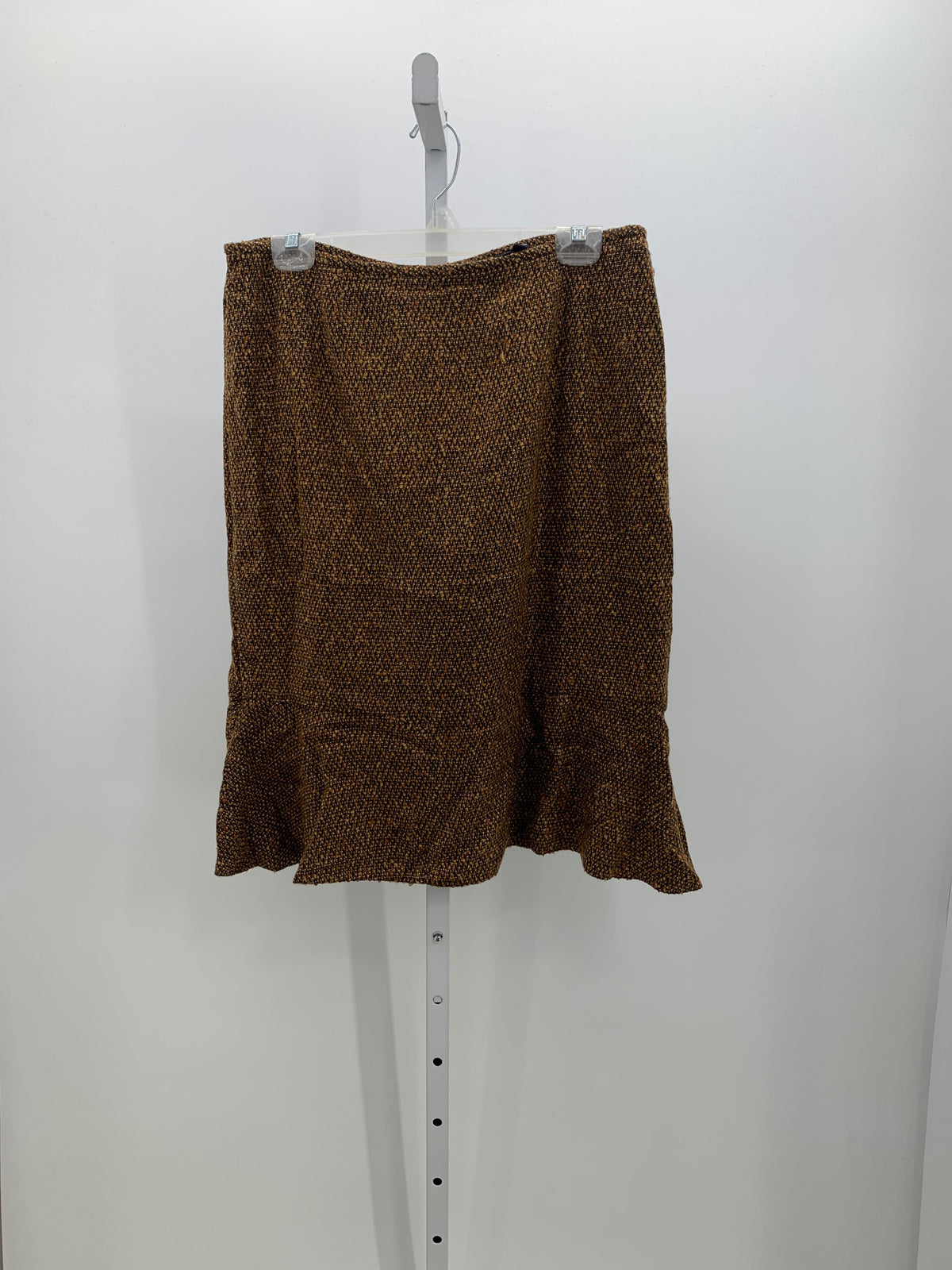 Essentials Size 12 Misses Skirt