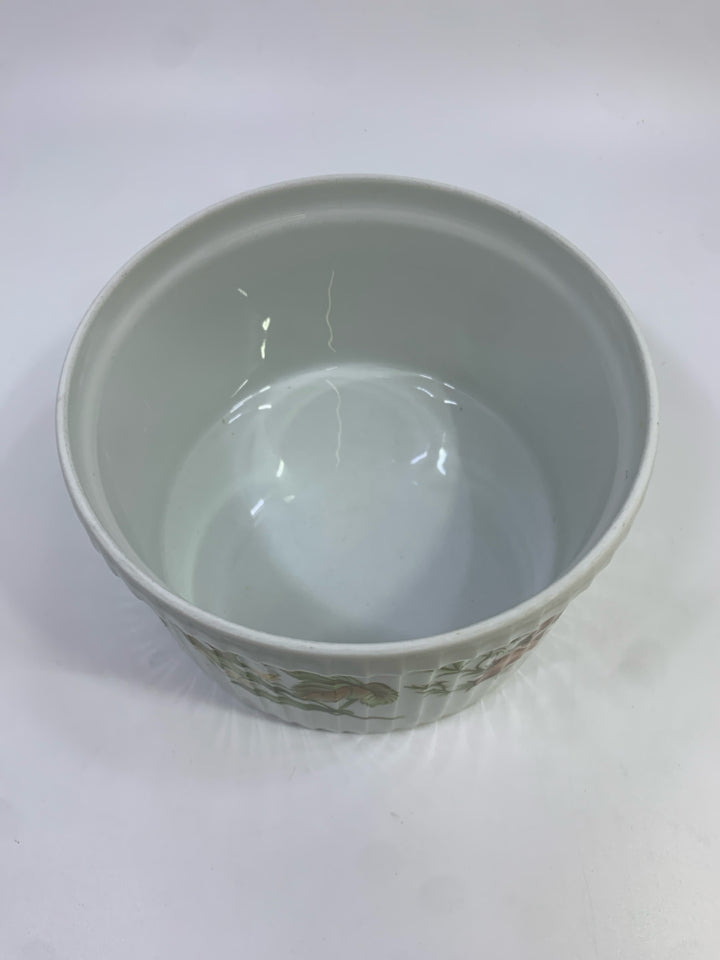 VTG PORCELAIN SOUFFLE DISH W/VEGETABLE DESIGN.