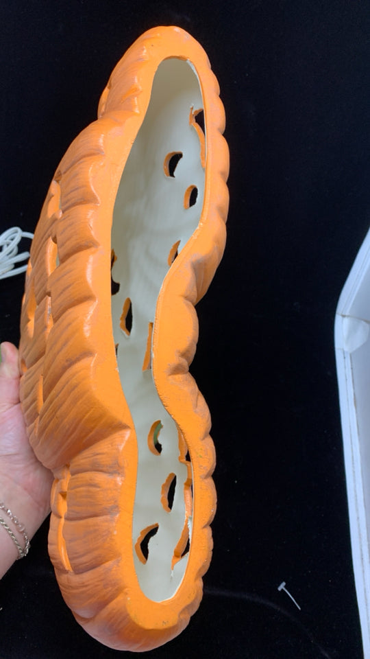 2PC LIGHT-UP JACK-O-LANTERNS.