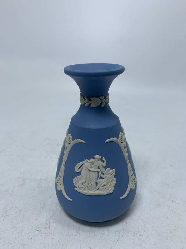 JASPERWARE MAN BEING PULLED BY HORSES VASE.