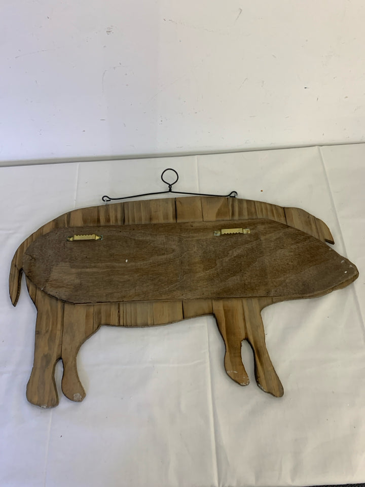 WOOD PIG SHAPED SIGN W/ FARMERS MARKET WALL ART.