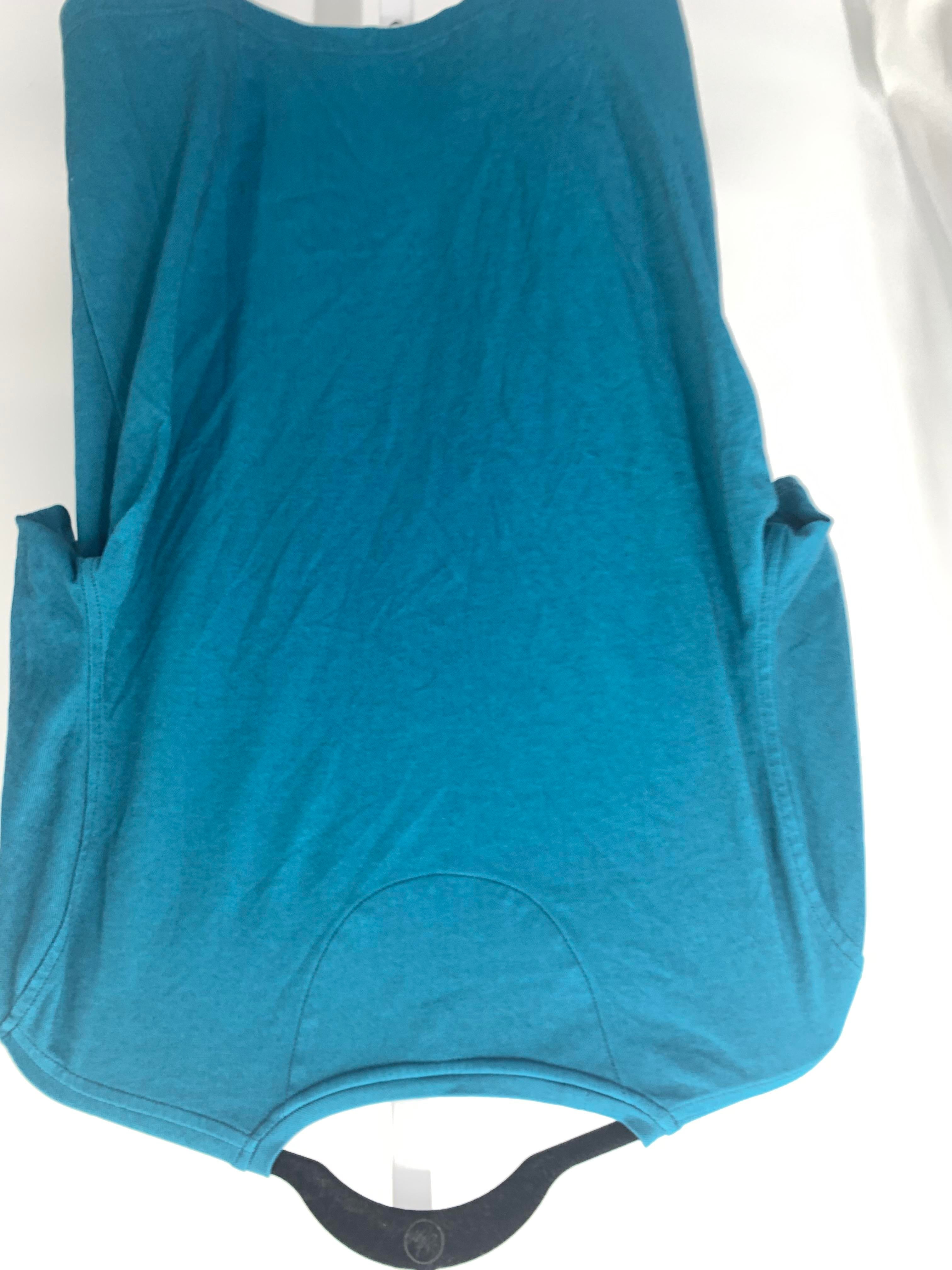 Size Medium Misses Short Sleeve Shirt