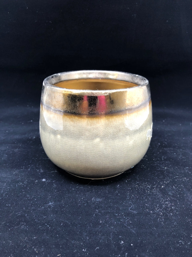GREY GLOBE SHAPED PLANTER W/IRIDESCENT RIM.