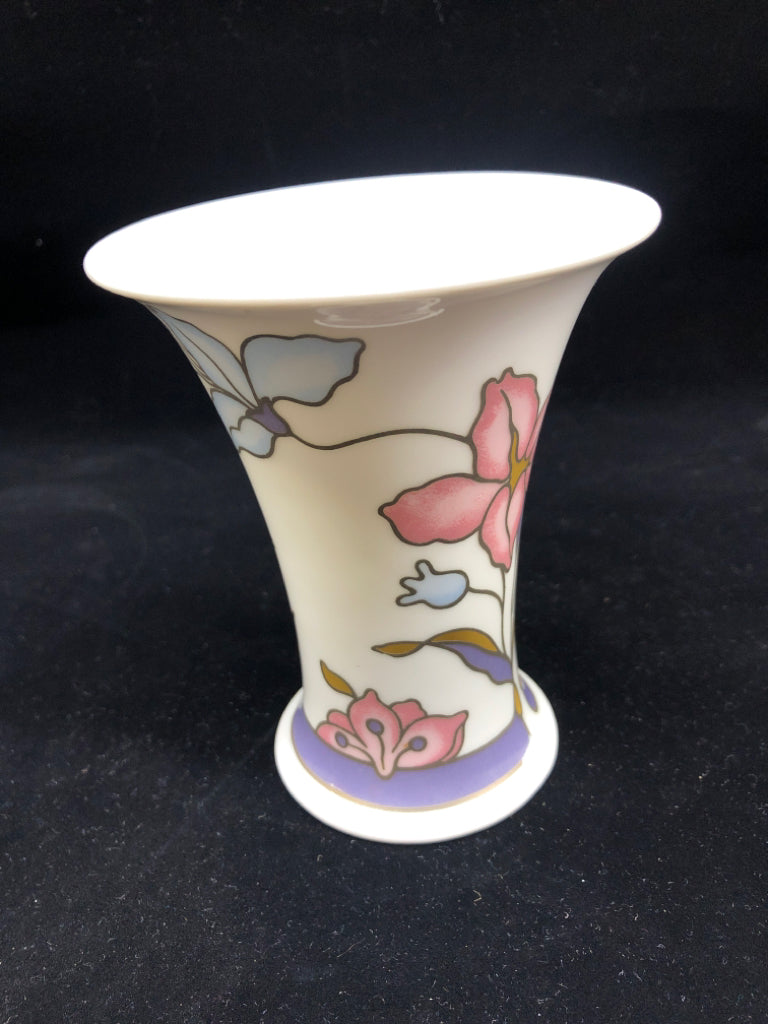 SMALL GERMAN PINK FLORAL VASE.