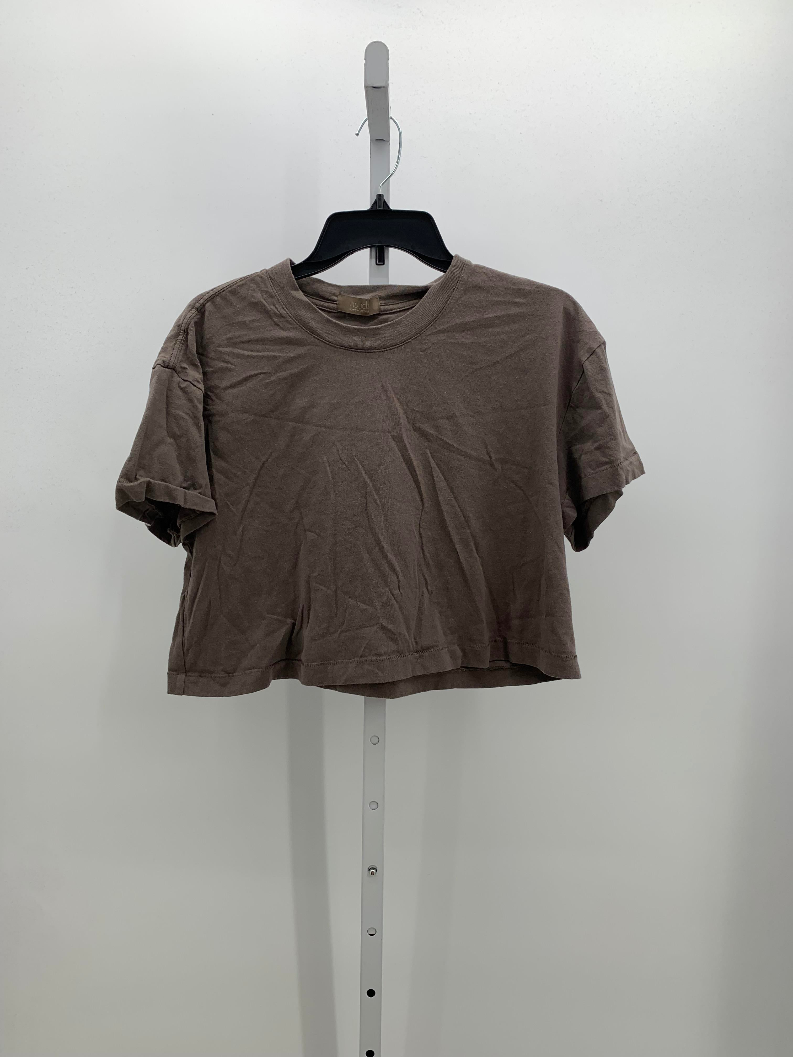 Size Medium Juniors Short Sleeve Shirt
