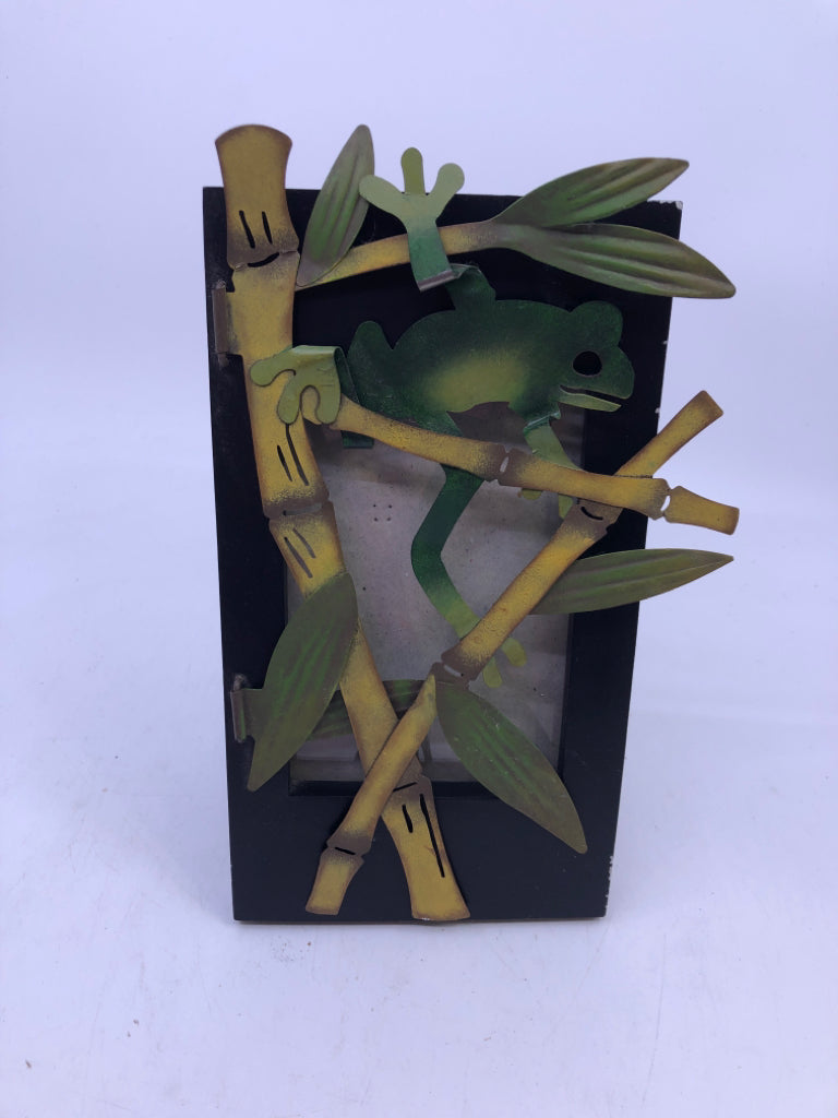 GREEN METAL FROG BLACK PICTURE FRAME.