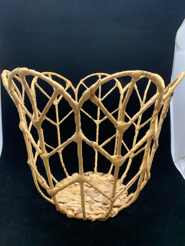 TULIP SHAPED WICKER BASKET.