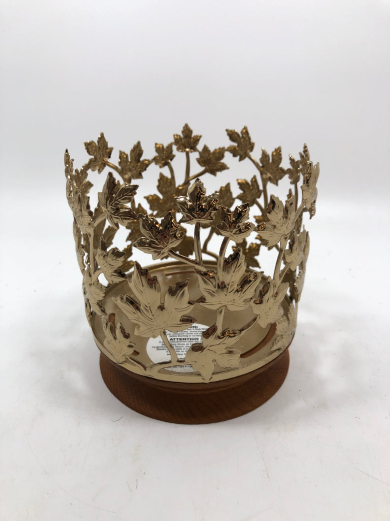 METAL LEAF BATH & BODY WORKS WOOD BASE CANDLE HOLDER.