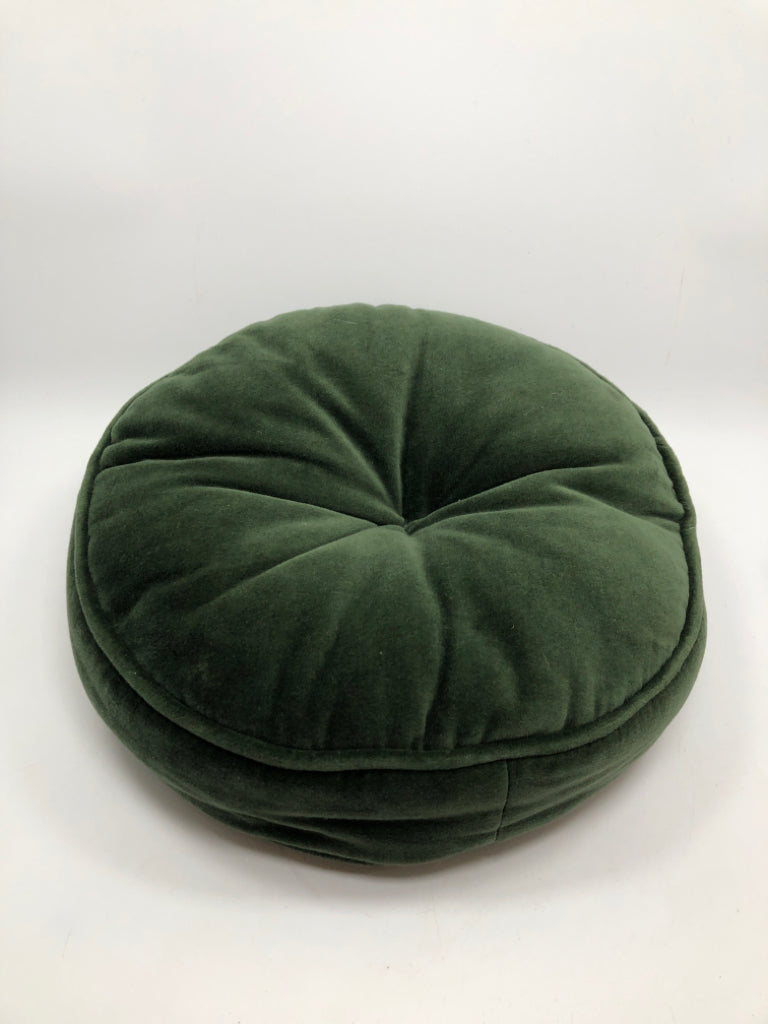 GREEN VELVET TUFTED CIRCLE PILLOW/CUSHION.